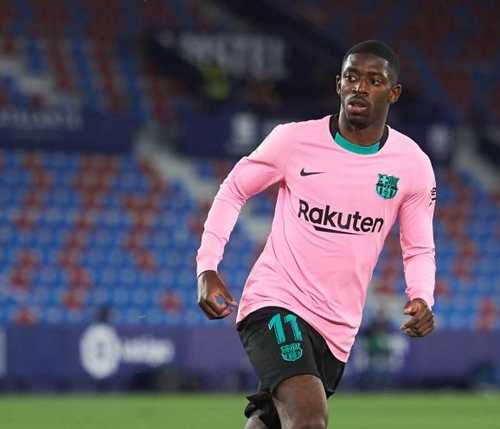 17岁273天，卡尔是拜仁队史德甲单场传射建功最年轻的球员（17岁273天，卡尔刷新拜仁队史德甲单场传射最年轻纪录）