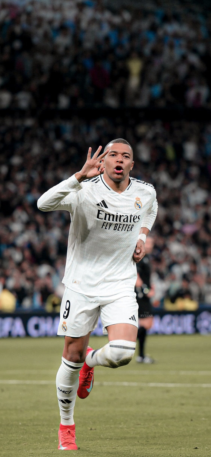 镜报：多特想明年夏天签桑乔，但后者必须接受大幅降薪（镜报：多特有意明夏签回桑乔，前提是他同意大幅降薪）