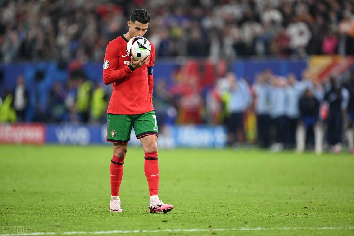 佛罗伦萨意甲前14轮后比上赛季同期少了25分，创意甲历史纪录（佛罗伦萨前14轮较上赛季同期少25分，创下意甲历史纪录）