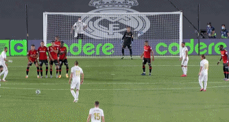 青训小将关键传球助攻队友破门（青训新星关键妙传助队友破门）