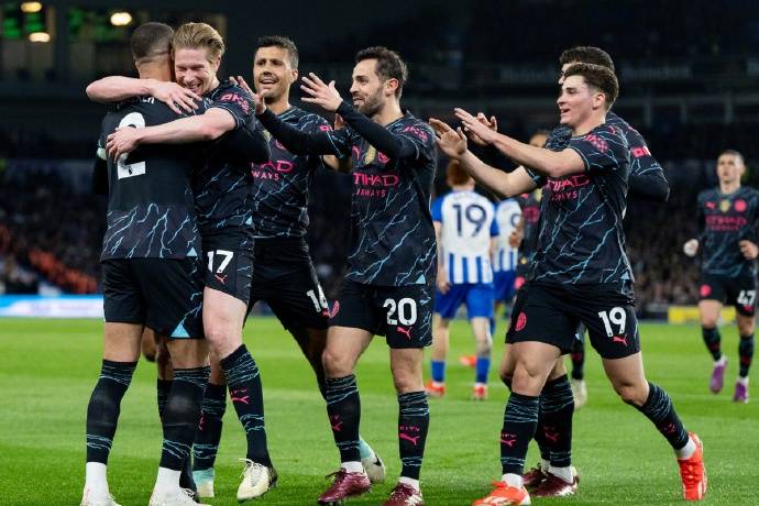 梦回巅峰！克莱上半场一分未得，下半场投进6记三分轰23分（克莱半场挂零，下半场飙进6记三分独砍23分）