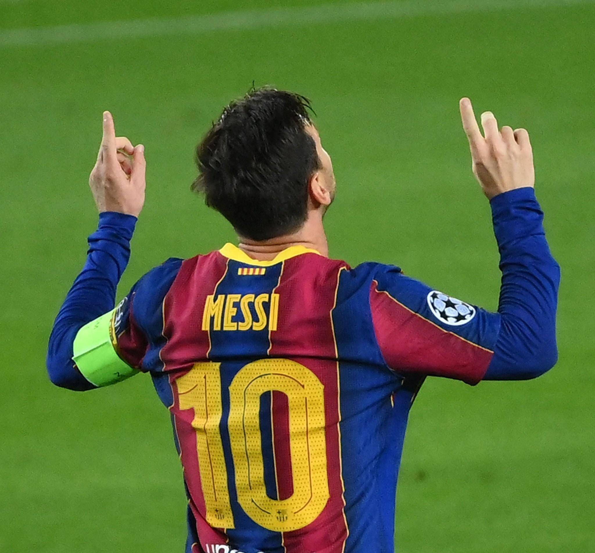 球星赛后发文鼓励全队：继续战斗（赛后球星发文为球队打气：奋战到底）