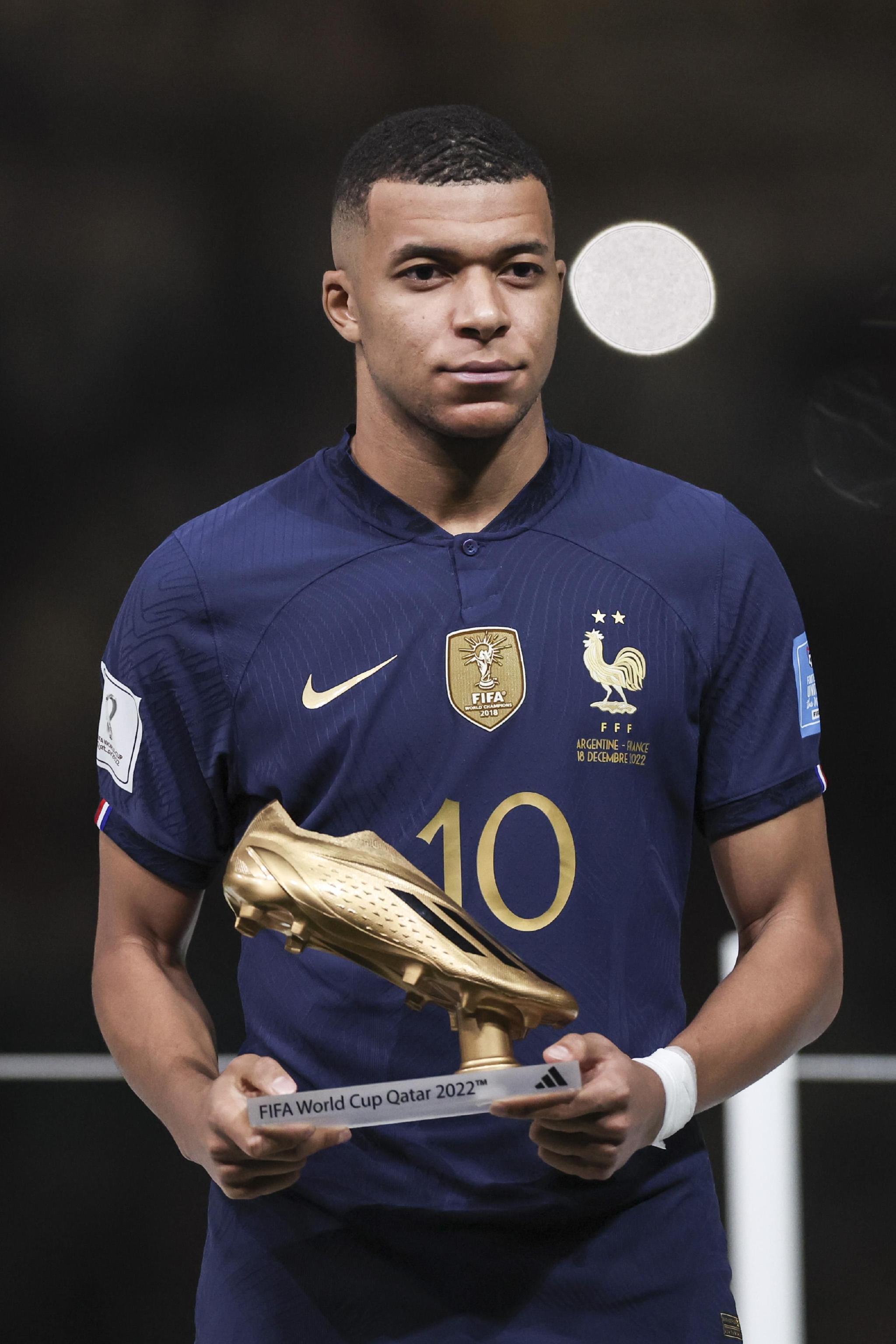 中国男壶六战全胜锁定循环赛第一，7-0横扫波兰（中国男壶六连胜提前锁定循环赛头名，7比0零封波兰）