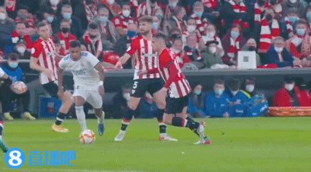 韦世豪社媒祝大家假期愉快，刘殿座留言调侃：樱木假期愉快（韦世豪社媒送上假期祝福，刘殿座打趣留言：樱木假期快乐）